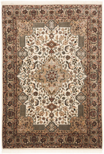 Perzisch vloerkleed Nain <br>168 x 242 cm