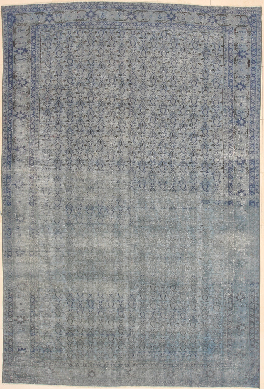 Recoloured tapijt <br> 194 x 291 cm