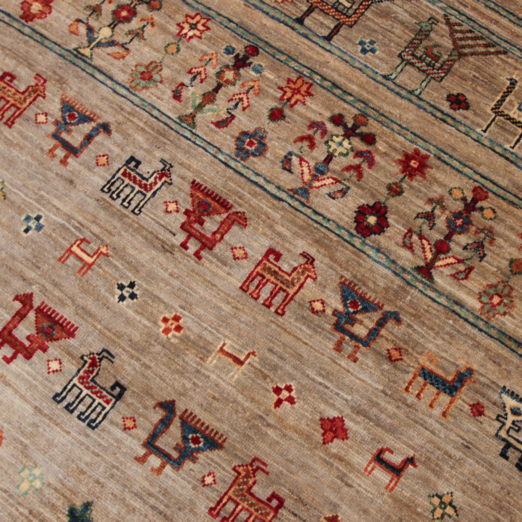 Shasavan  245 x 307 cm