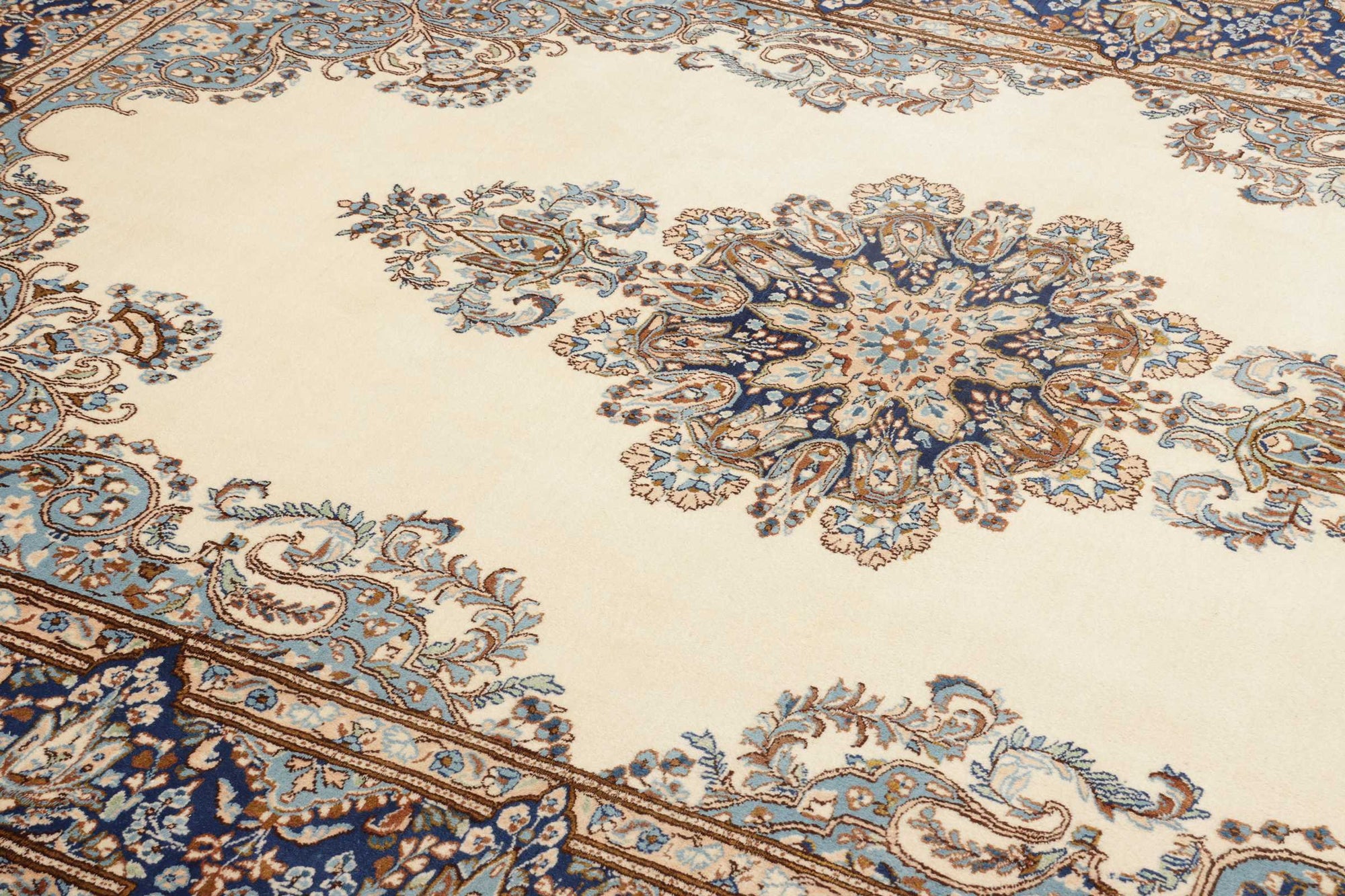 Kirman fijn   225 x 328 cm