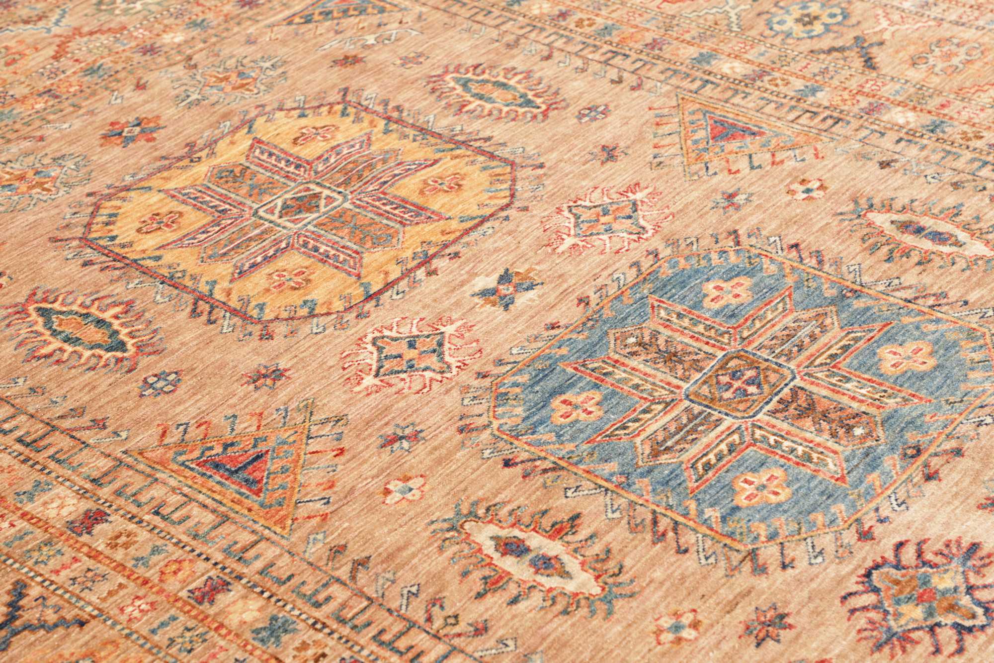 Chirwan 205 x 297 cm