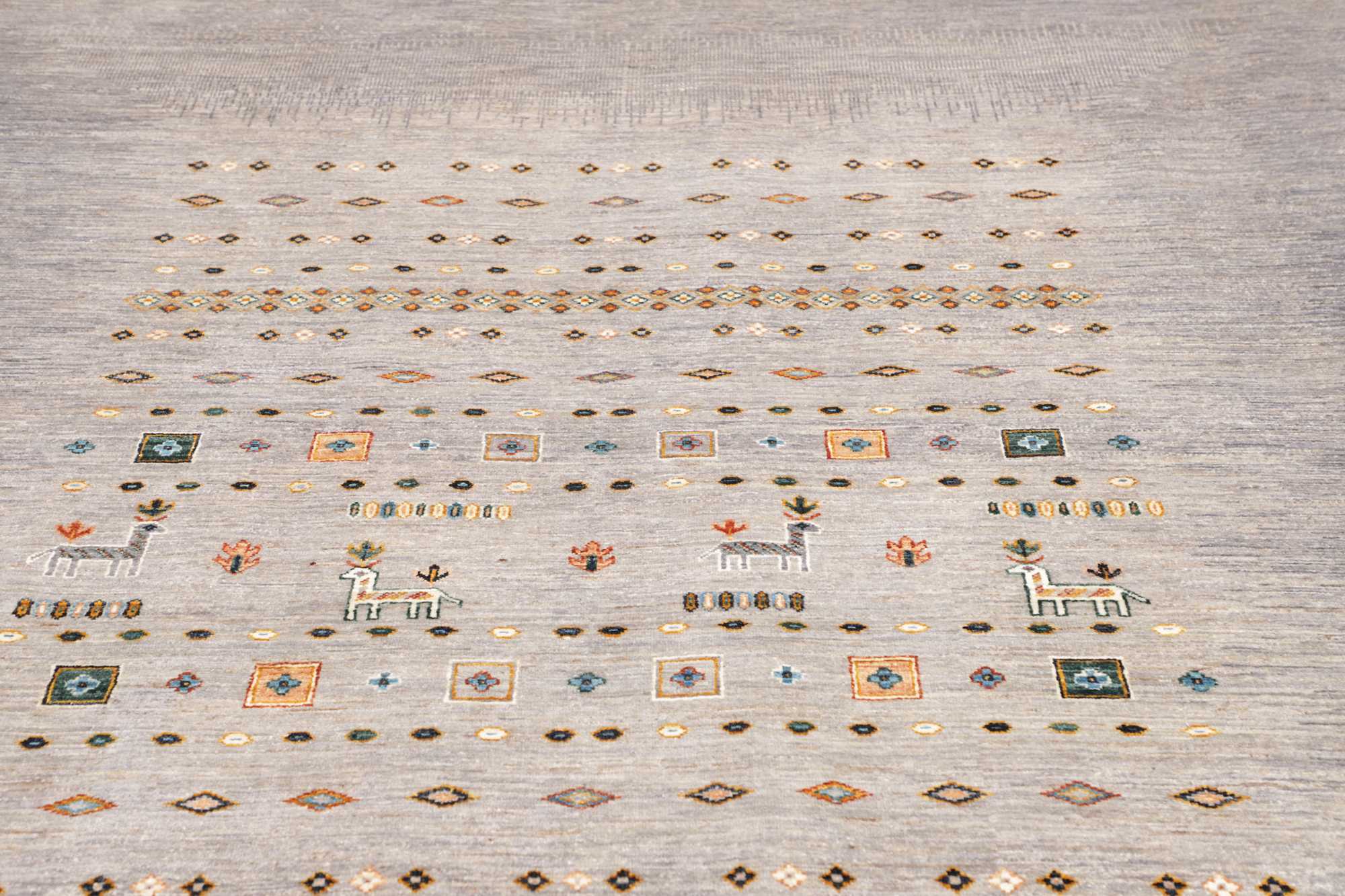 Shasavan 206 x 297 cm