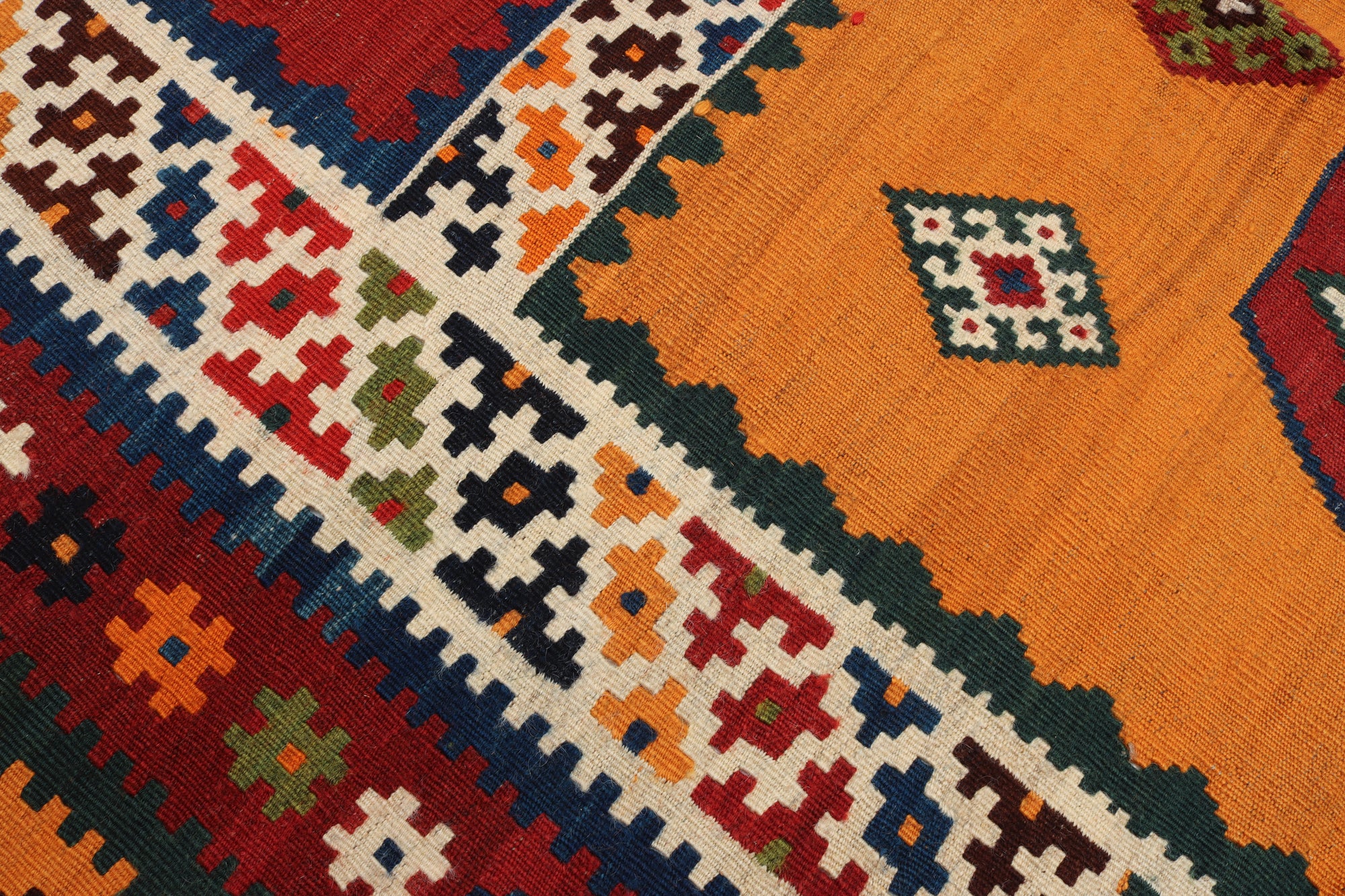 Gaisjgai kelim 143 x 325 cm